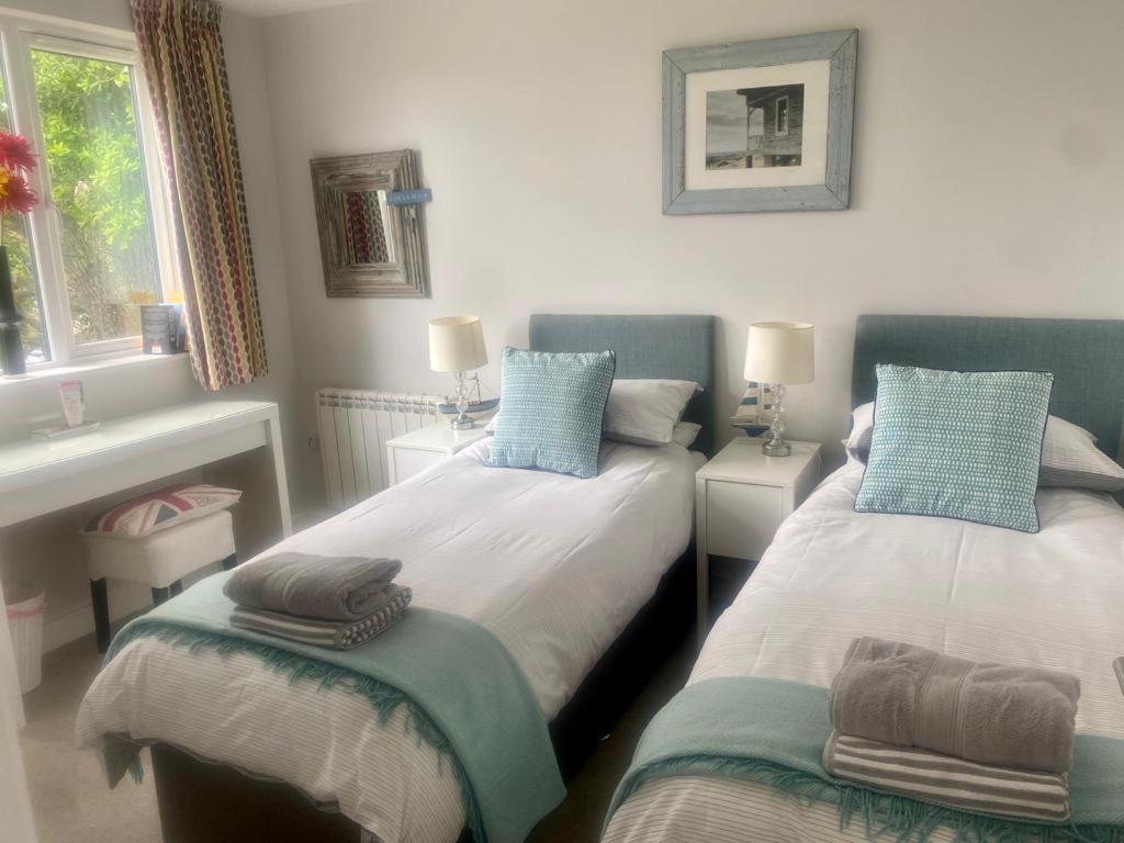 2 Bedroom Cottage Sleeps 4 With Hot-Tub, & Shared Pool Use Sennen Eksteriør bilde