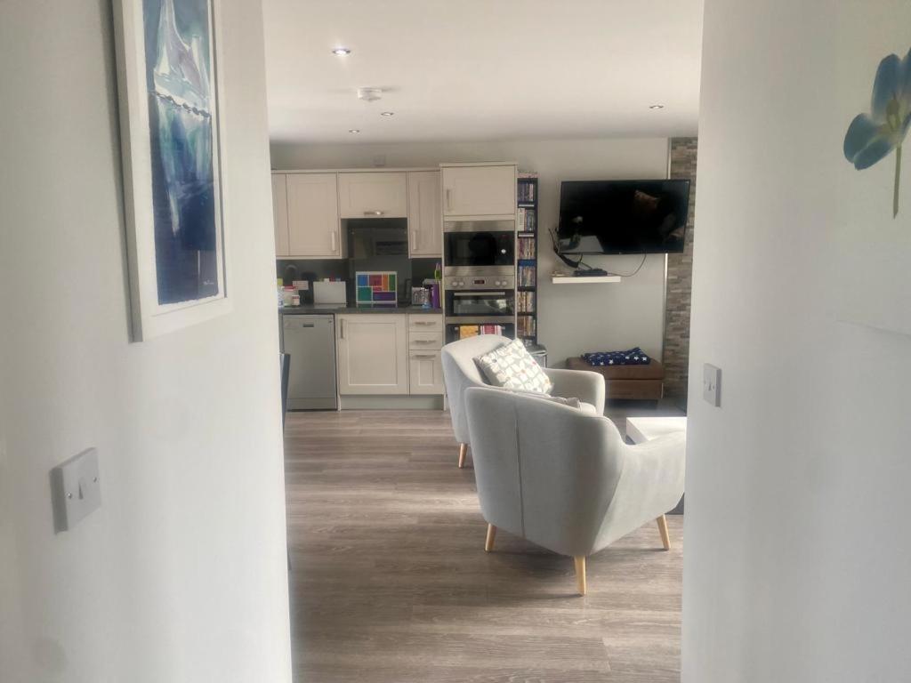 2 Bedroom Cottage Sleeps 4 With Hot-Tub, & Shared Pool Use Sennen Eksteriør bilde