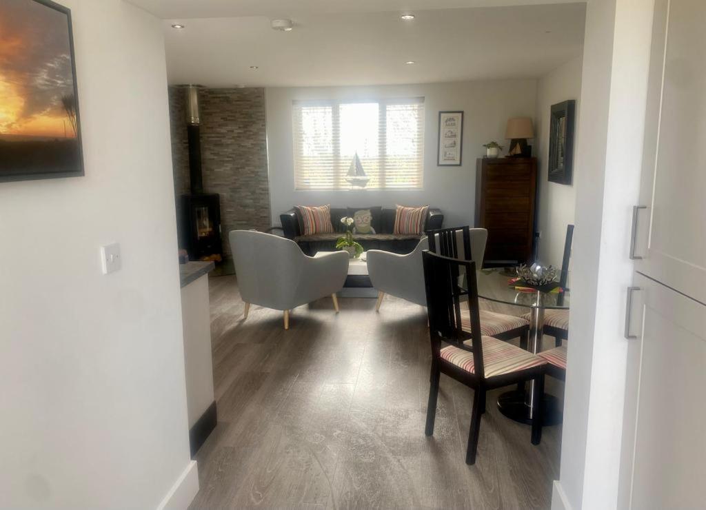 2 Bedroom Cottage Sleeps 4 With Hot-Tub, & Shared Pool Use Sennen Eksteriør bilde