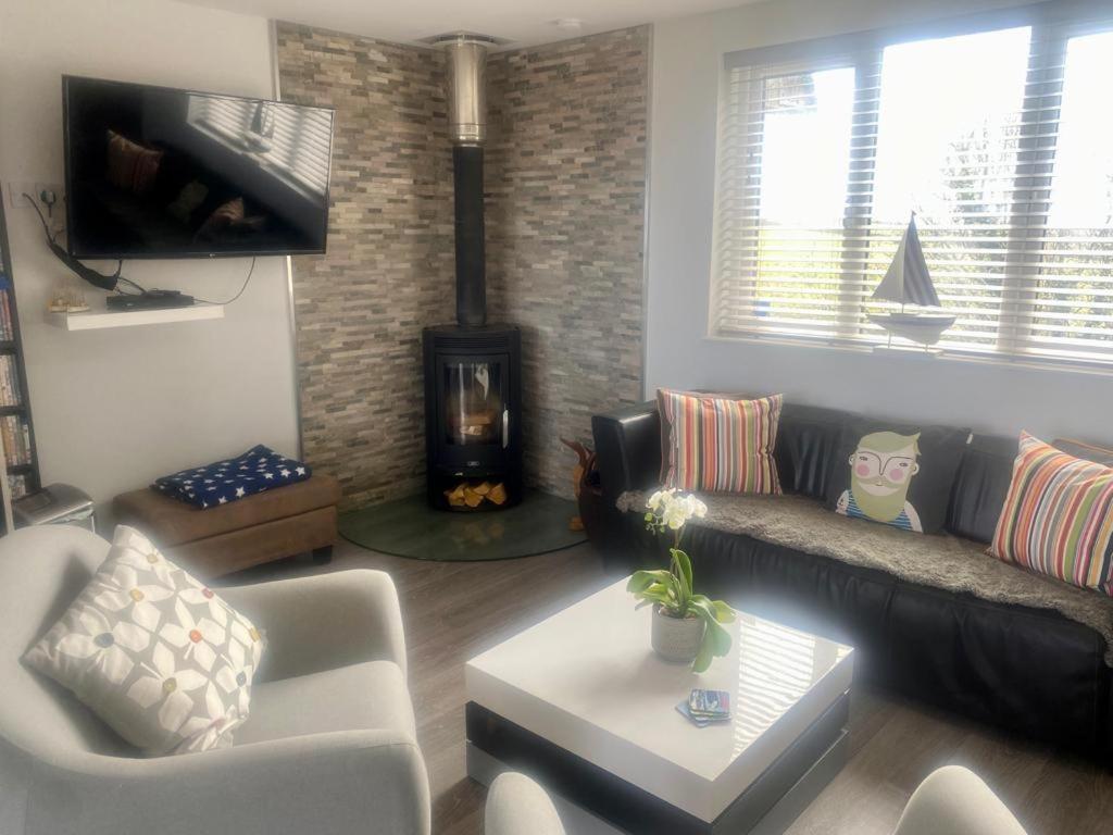 2 Bedroom Cottage Sleeps 4 With Hot-Tub, & Shared Pool Use Sennen Eksteriør bilde